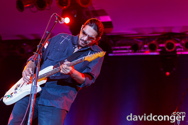 Los Lonely Boys