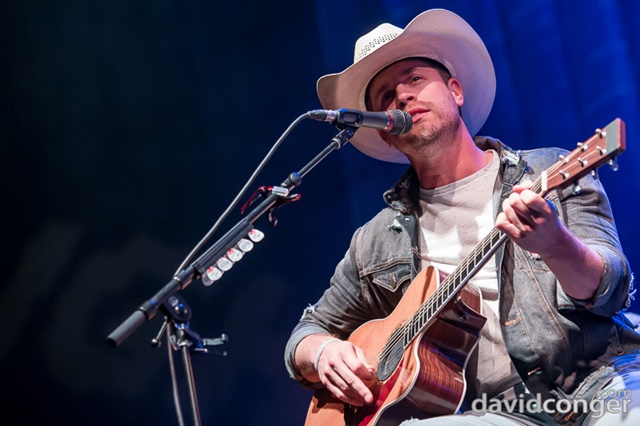 Dustin Lynch