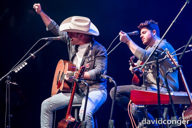 Dustin Lynch