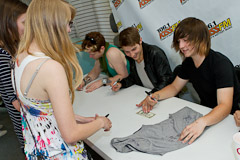 Hot Chelle Rae Meet-And-Greet, photo 46