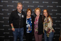 Twitty and Lynn VIP Soundcheck meet and greet, photo 2